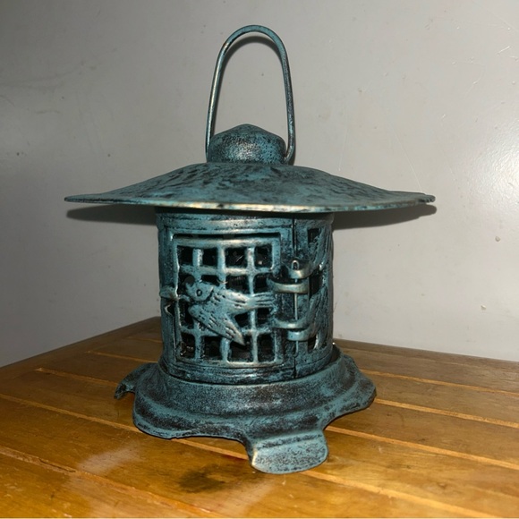 Vintage Cast Iron Japanese Asian Pagoda  Lantern Garden Decor - Picture 12 of 12